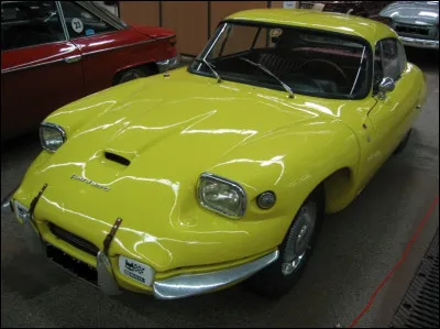 Quel est ce coupé doté du moteur bi-cylindre de la PL17, construit de 1963 à 1965 en seulement 159 exemplaires ?