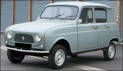 Quel est ce modèle rustique conçu pour concurrencer la 2 cv Citroën, produit par Renault de 1961 à 1962 en 2 526 exemplaires, un flop mémorable ?