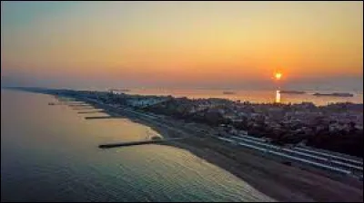 Qui est le réalisateur du film "Mort à Venise", adaptation cinématographique de la nouvelle éponyme de Thomas Mann ?