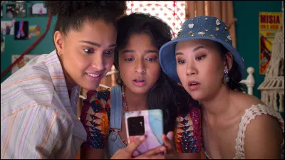 Comment s'appellent ses deux meilleures amies ?