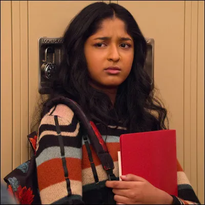 Dans quel lycée Devi étudie-t-elle ?