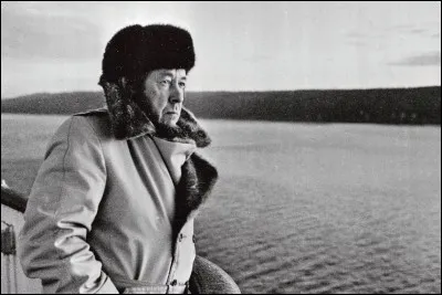 Quel auteur russe, ayant écrit 'L'Archipel du Goulag', décrit la Révolution française comme le premier modèle totalitaire moderne lors de linauguration du mémorial de la Vendée en 1993 ?