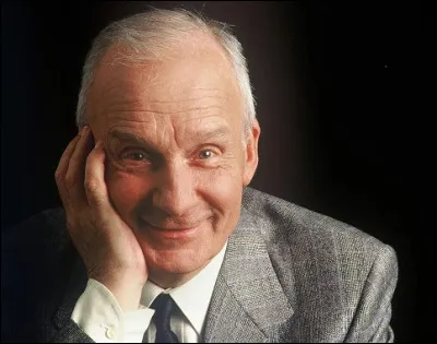 Qui est cet acteur qui joue le rôle de ''Thomas (âgé)'' dans le film ''Toto le héros'' ?