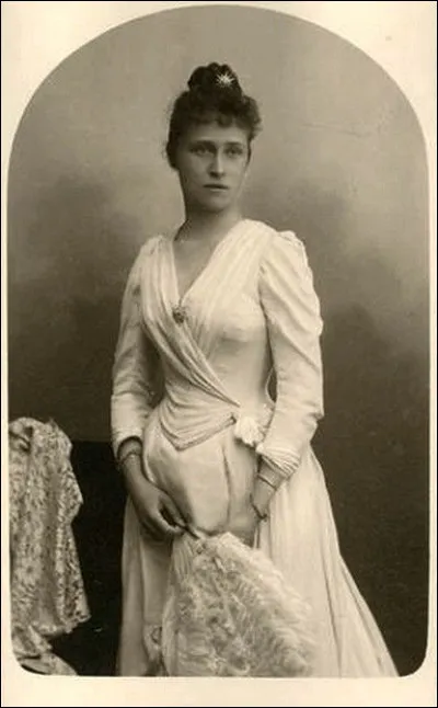 Quel est le nom complet d'Ir&egrave;ne de Hesse-Darmstadt ?