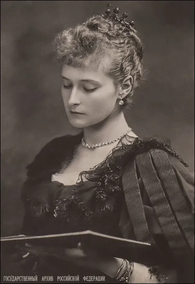 Quel est le nom complet d'Alix de Hesse-Darmstadt ?