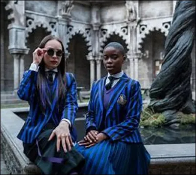 Tyler fait partie de leur école.