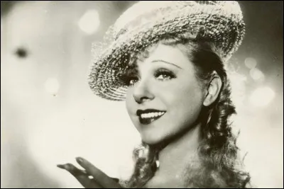 Quelle chanteuse et actrice française caractérielle a très probablement eu une liaison avec Georges Guynemer alors qu'elle était pourtant fiancée à Sacha Guitry ?