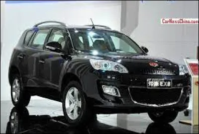Vu de devant, le Geely EX8 ressemble &agrave; un ...