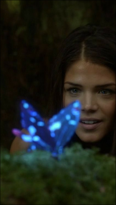 Comment s'appelle cette fille ?