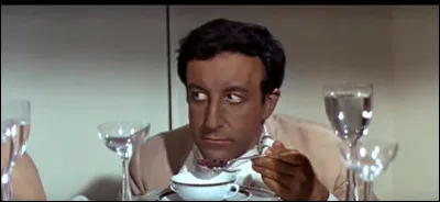 Dans quel film comique Peter Sellers n'est-il pas à son aise pour ce souper ?