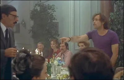 Dans quel film, Patrick Deweare, star montante du football, règle-t-il ses comptes dans un repas de victoire qui dégénère ?