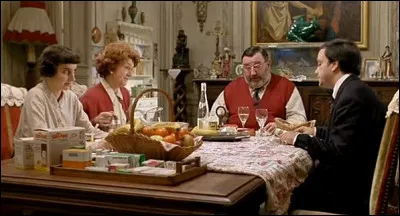 Dans quel film Didier Bourdon partage-t-il ce modeste repas provincial avec sa future belle famille ?