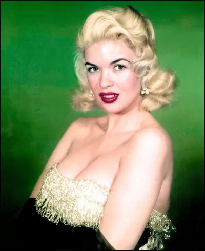 Qui était cette Jayne, actrice et chanteuse américaine, sex-symbol des années 1950 à 1960, une bimbo surnommée la "Pin-up pour routier"