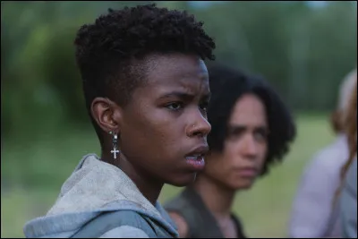 Qui et la sur (sourde) de Kelly ?