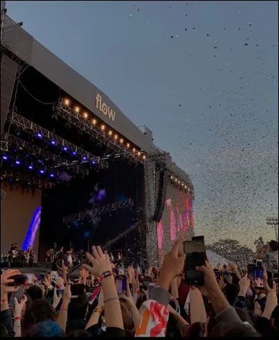 Tu es chanteuse, que fais-tu pendant lentracte ?