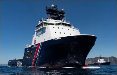 Quel est le nom de ce remorqueur de haute mer français, spécialisé dans le sauvetage de navires en détresse ?