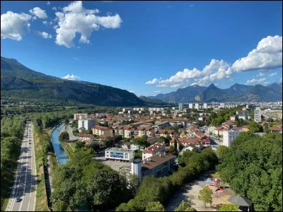 Le Pont-de-Claix, 10 800 habitants, appartient à l'agglomération de ...