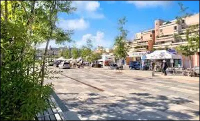 Quetigny, 8 900 habitants et 6e ville du département, appartient à l'agglomération de ...