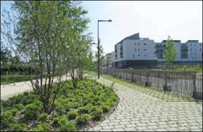 Avrillé, 14 700 habitants, appartient à l'agglomération d'...