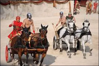 Que signifie "Panem et circenses", expression du poète Juvénal ?