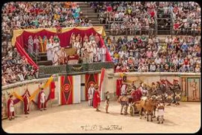 A quoi correspond la cérémonie d'ouverture de ces jeux, aussi appelée "pompa circensis" ?