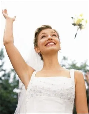 Le lanc du bouquet de la marie est destin...