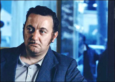 Quel est le métier exercé par Coluche dans le film "Tchao Pantin", sorti en 1983 ?