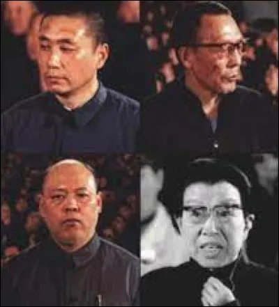 Vers la fin de sa vie, Mao vieillissant et gravement malade laisse le pouvoir à Jiang Qing (sa femme), Zhang Chunqiao, Yao Wenyuan et Wang Hongwen ( membres du comité central du parti). Comment a-t-on nommé péjorativement ce groupe qui sera destitué à la mort de Mao ?