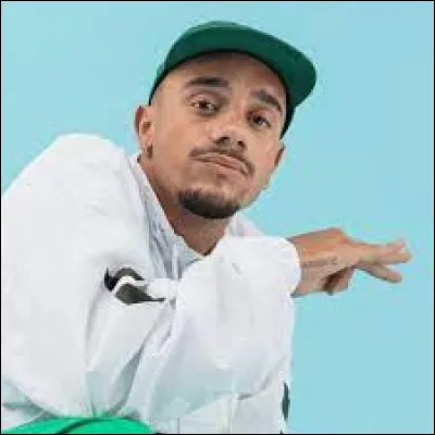 Complétez le nom de ce célèbre youtubeur : Mister...