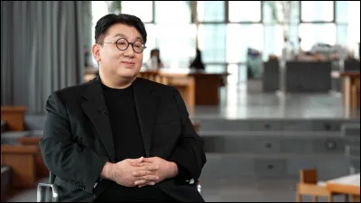 Bang Si-hyuk est un parolier, compositeur et producteur...