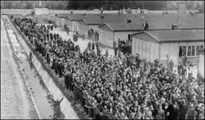 Combien de prisonniers séjournèrent au camp de concentration de Dachau durant la Seconde Guerre mondiale ?