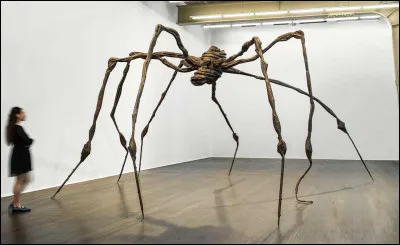 Quelle sculptrice française est l'auteure de cette araignée géante, baptisée ''Maman'' ?