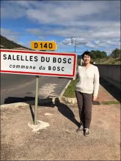 Nous sommes en Occitanie à l'entrée de Salelles-du-Bosc. Commune de l'aire d'attraction Montpelliéraine, elle se situe dans le département ...