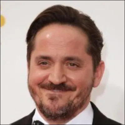 Qui interprète le rôle de "Howard" ?