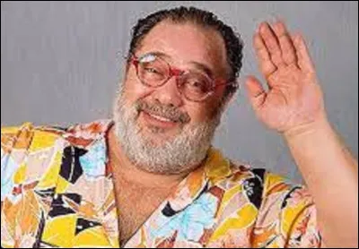 ''Prendre le thé à deux'' est une chanson interprétée par Carlos. Quels étaient les vrais prénom et nom de Carlos ?