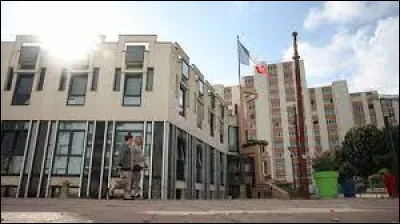 Canteleu, 13 800 habitants, appartient à l'agglomération de ...