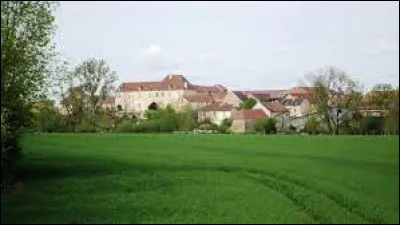 Je vous emmène à présent à Étrochey. Village sans église de l'arrondissement de Montbard, traversé par la Seine, il se situe dans le département ...