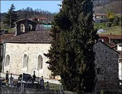 Voici l'église Saint-Pierre, à Pradières. Village occitan, dans l'aire d'attraction Fuxéenne, il se situe dans le département ...