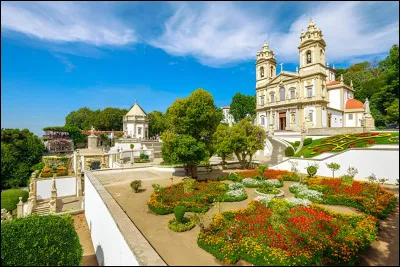 Dans quelle nation se trouve la ville de Braga ?