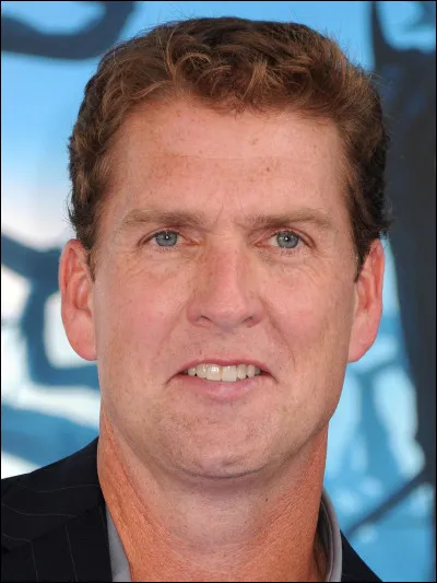 Qui interprète le rôle de "Benett" ?