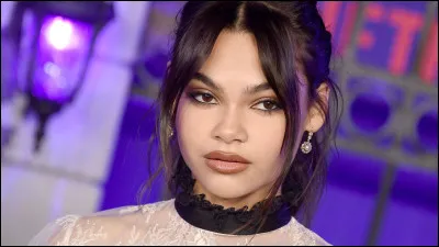 Qui interprète le rôle de "Daphne" ?