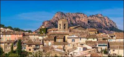 Cette ville possède de multiples paysages somptueux ainsi qu'un vieux village sublime, mais il s'agit aussi de la ville dans laquelle le meurtrier Xavier Dupont de Ligonnès a été aperçu pour la dernière fois.