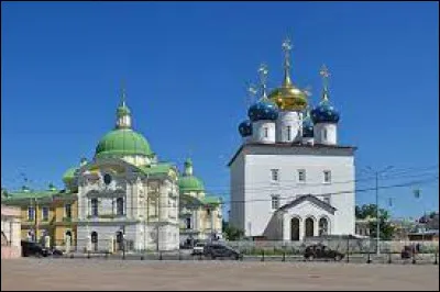 Cette ville russe de 400 000 habitants, située sur la Volga au nord ouest de Moscou, c'est ...