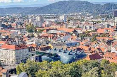 C'est la deuxième ville d'Autriche avec 290 000 habitants, capitale du Land de Styrie :