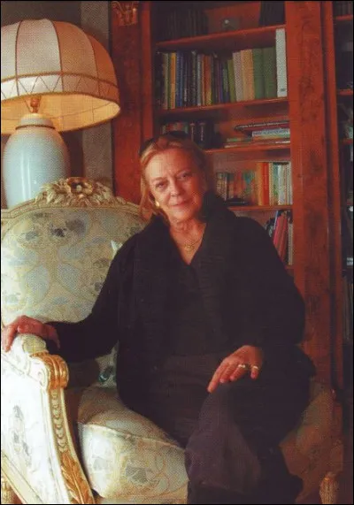 Où est née Xenia Sfiri ?