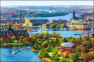 Dans quel pays se trouve Stockholm ?