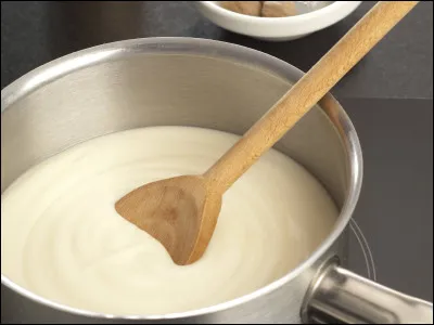 Stéphanie aimerait faire cuire une béchamel. Vers quel appareil doit-elle se diriger ?