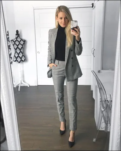 Stéphanie doit maintenant nettoyer sa tenue de travail. Vers quel appareil doit-elle se diriger ?