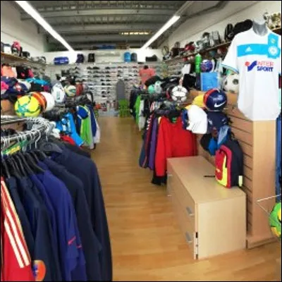 Quel vêtement de sport est aussi appelé léotard daprès son inventeur Jules Léotard ?