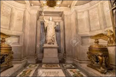 En quelle année la dépouille de Napoléon II fut-elle transférée aux Invalides à Paris près du tombeau de Napoléon 1er ?